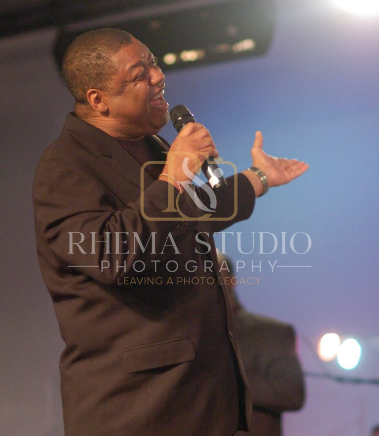 ron kenoly in concert